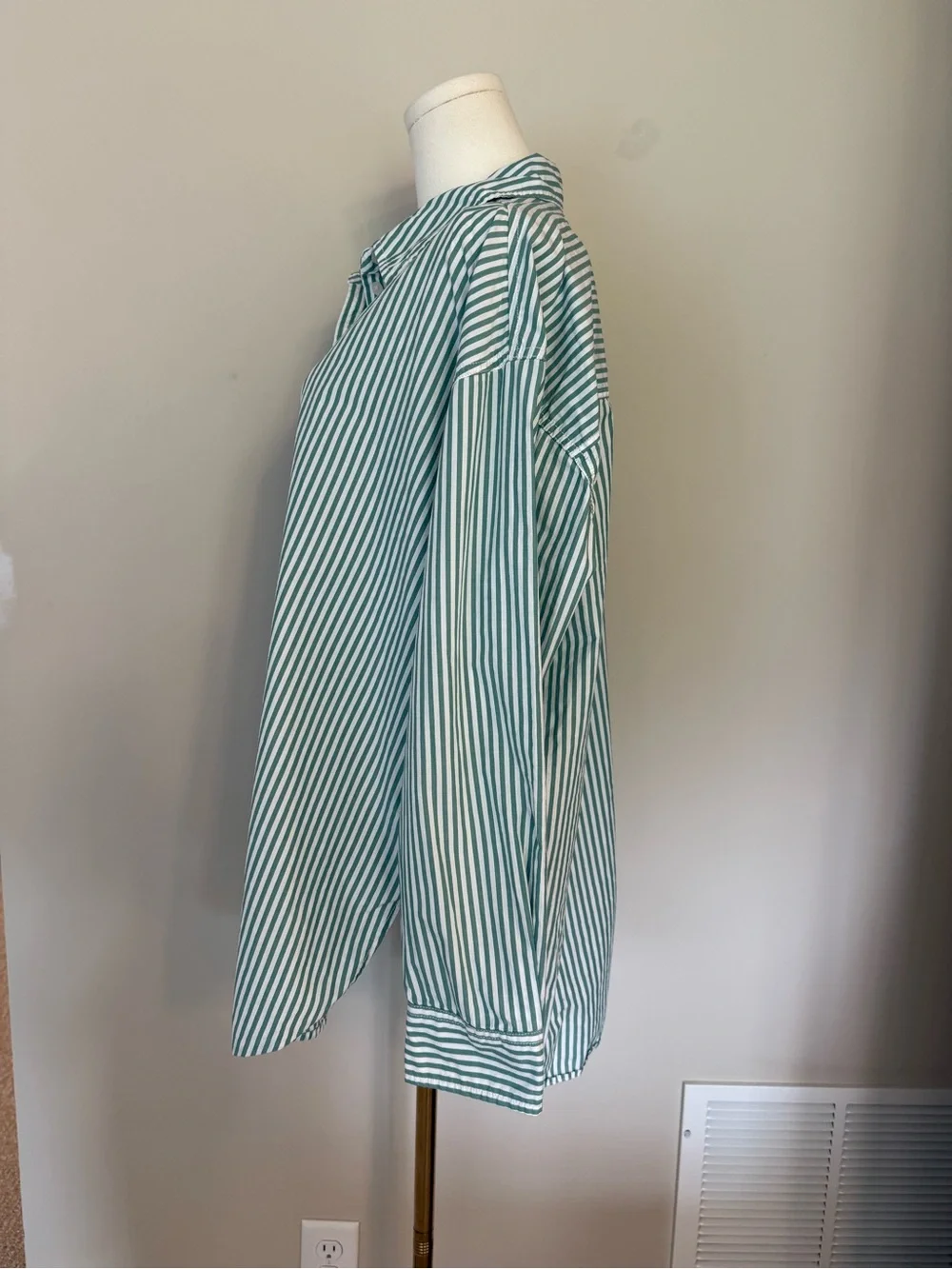 Universal Thread Green White Striped Oversized Cotton Button Down Boy Shirt L - Picture 3 of 10